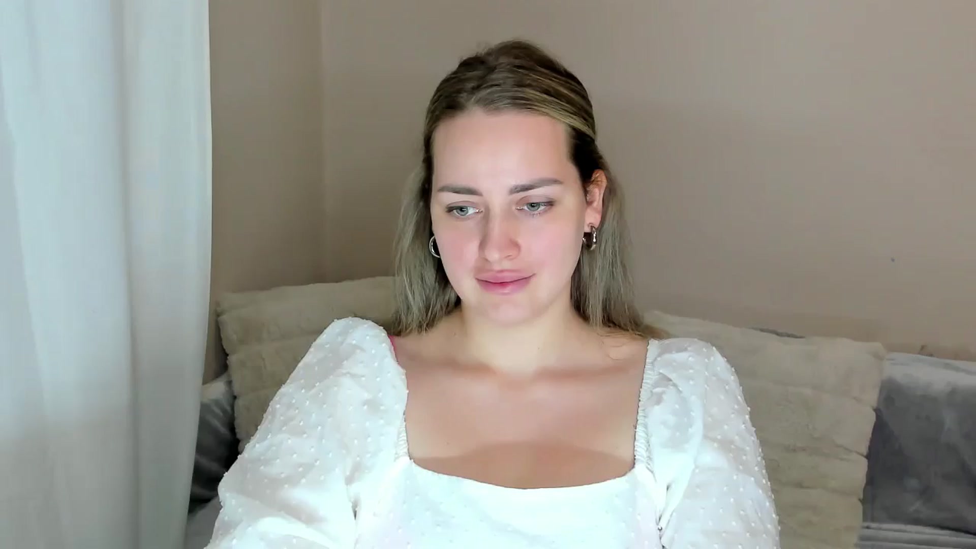 Gallery image thumbnail from Katy__Berry's myfreecams stream on, 11/08/2024, 13:28 image 1 of 20