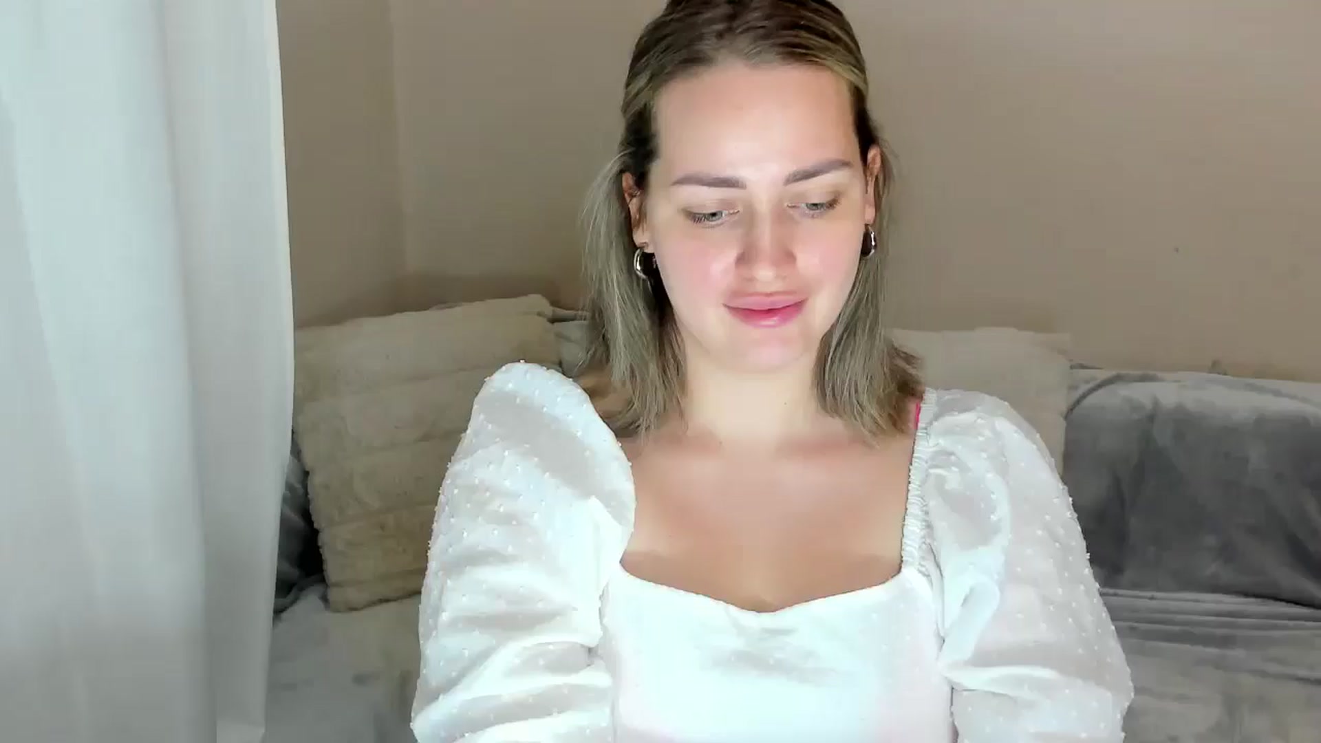 Gallery image thumbnail from Katy__Berry's myfreecams stream on, 11/08/2024, 15:12 image 1 of 20