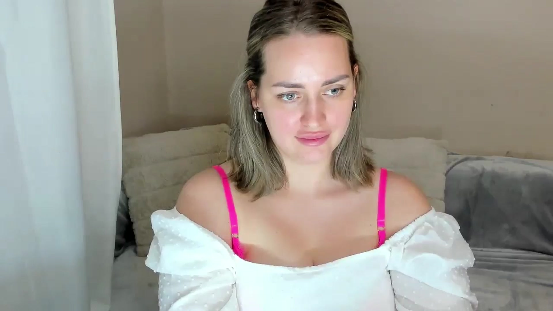 Gallery image thumbnail from Katy__Berry's myfreecams stream on, 11/08/2024, 15:12 image 18 of 20