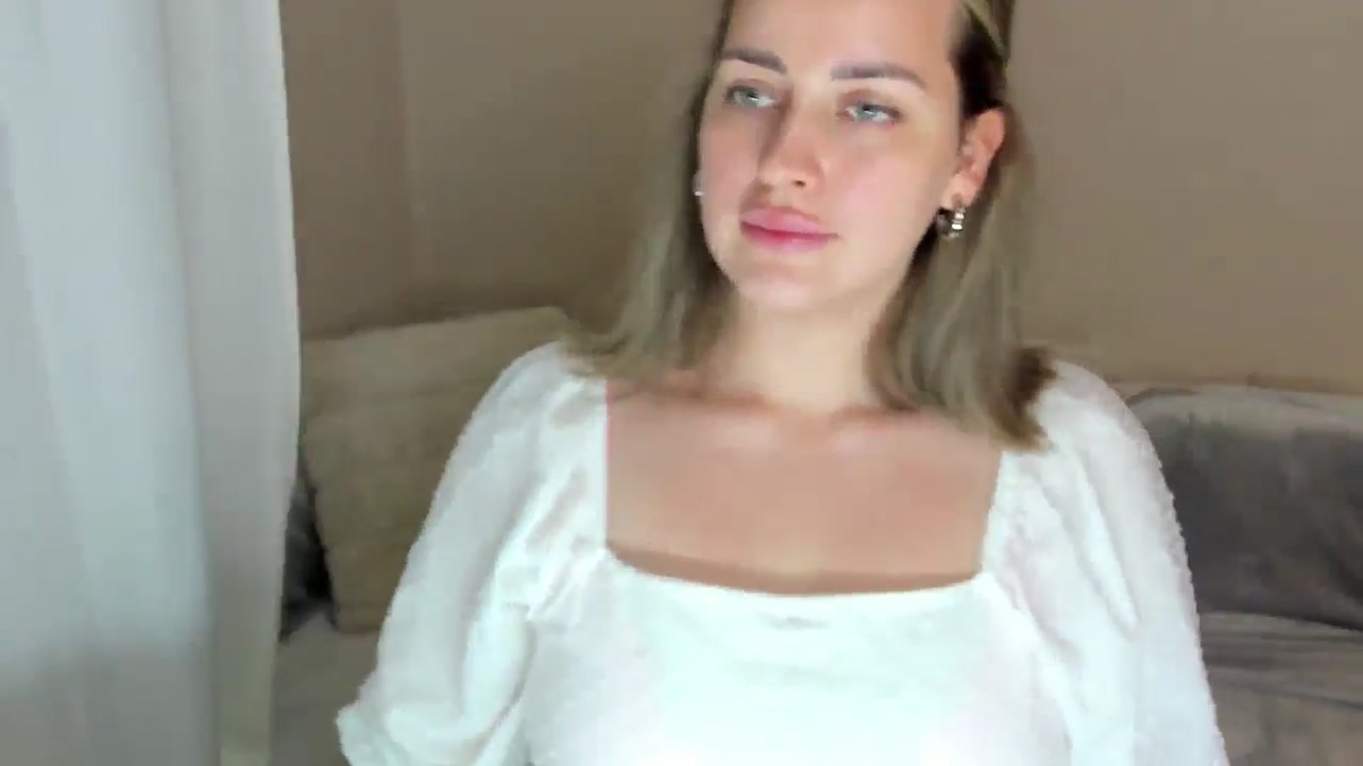 Gallery image thumbnail from Katy__Berry's myfreecams stream on, 11/08/2024, 15:12 image 8 of 20