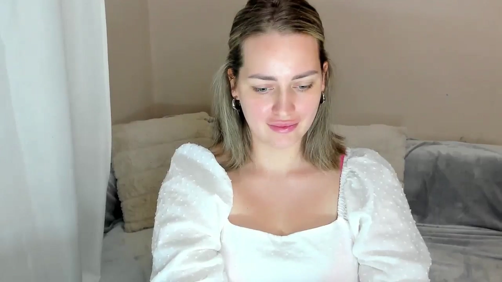 Gallery image thumbnail from Katy__Berry's myfreecams stream on, 11/08/2024, 15:12 image 3 of 20