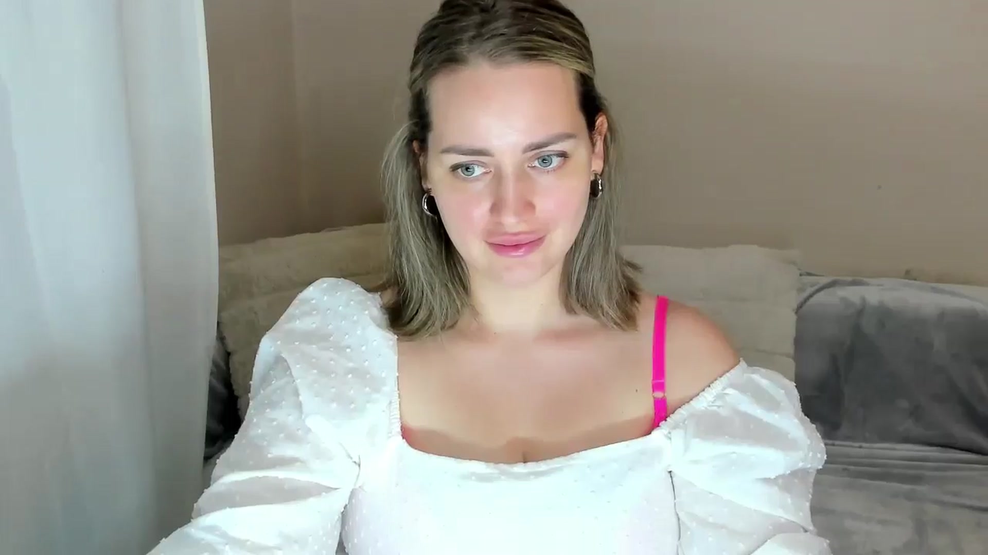 Gallery image thumbnail from Katy__Berry's myfreecams stream on, 11/08/2024, 15:12 image 15 of 20