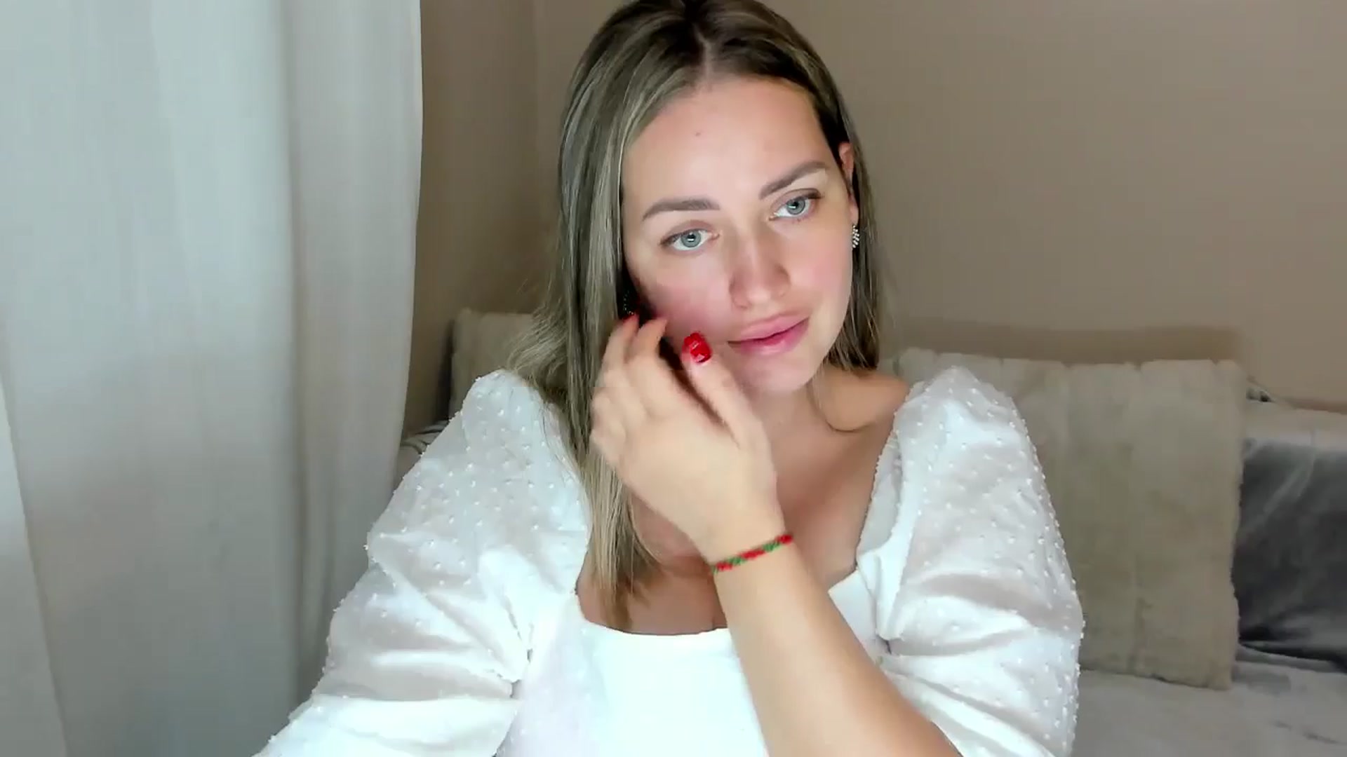 Gallery image thumbnail from Katy__Berry's myfreecams stream on, 11/09/2024, 14:56 image 16 of 20