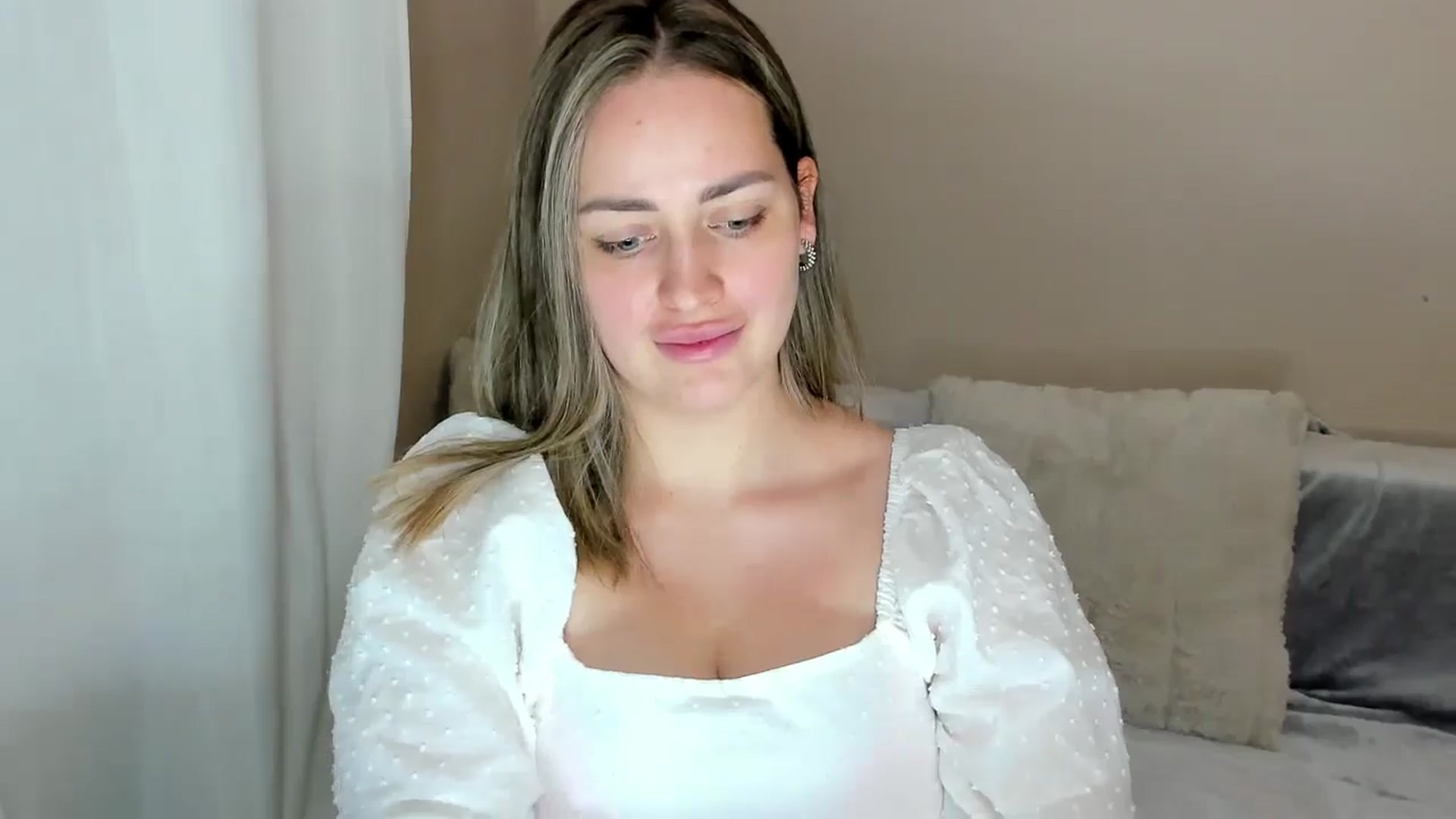 Gallery image thumbnail from Katy__Berry's myfreecams stream on, 11/09/2024, 14:56 image 6 of 20
