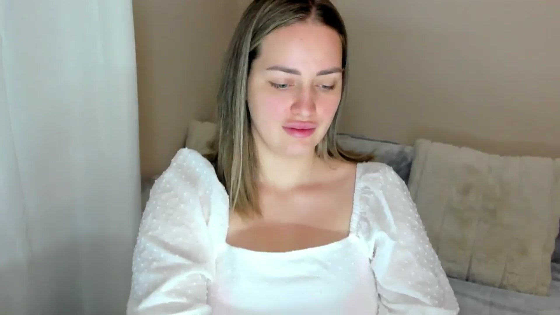 Gallery image thumbnail from Katy__Berry's myfreecams stream on, 11/10/2024, 14:56 image 6 of 20
