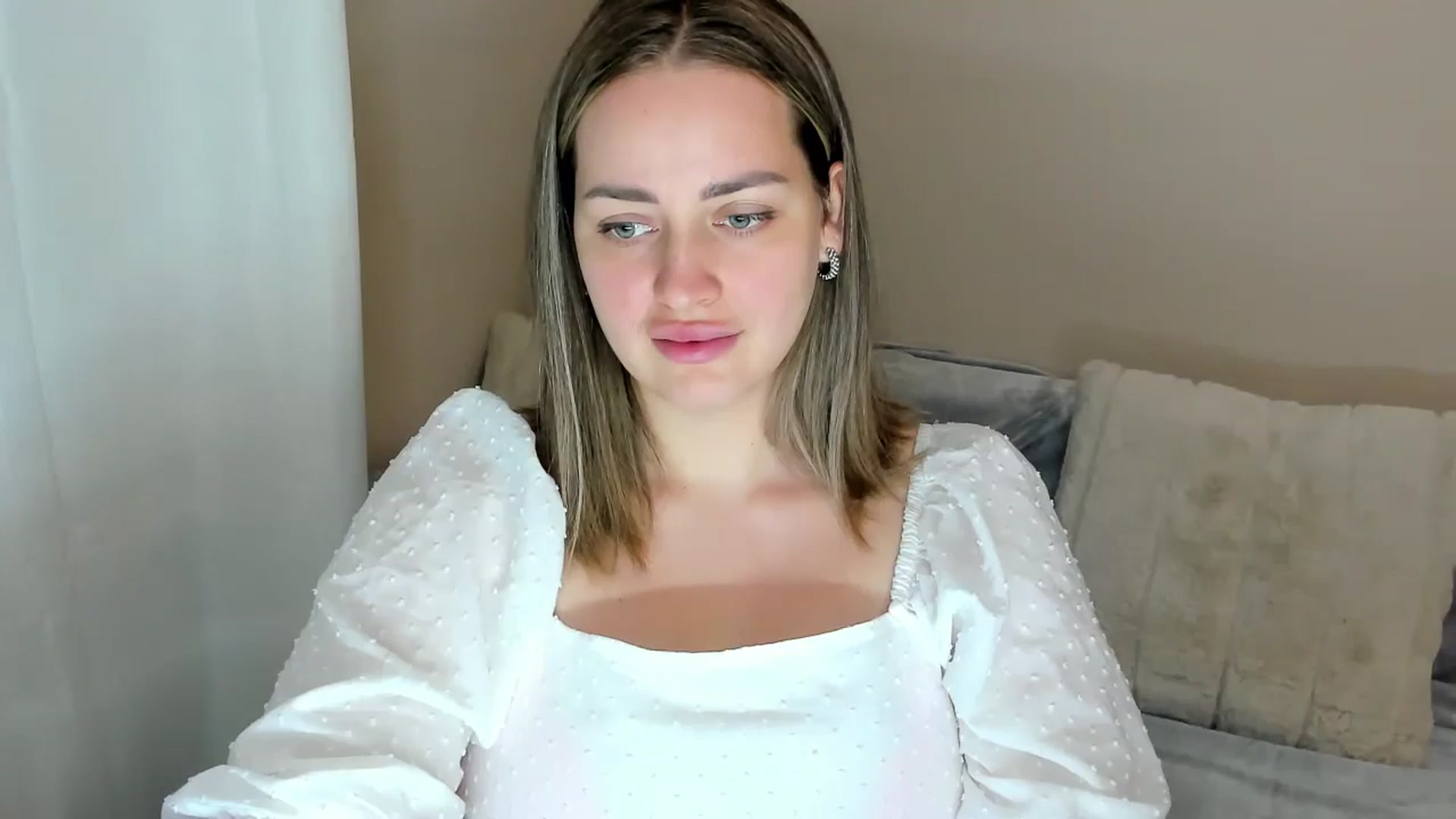 Gallery image thumbnail from Katy__Berry's myfreecams stream on, 11/10/2024, 14:56 image 8 of 20