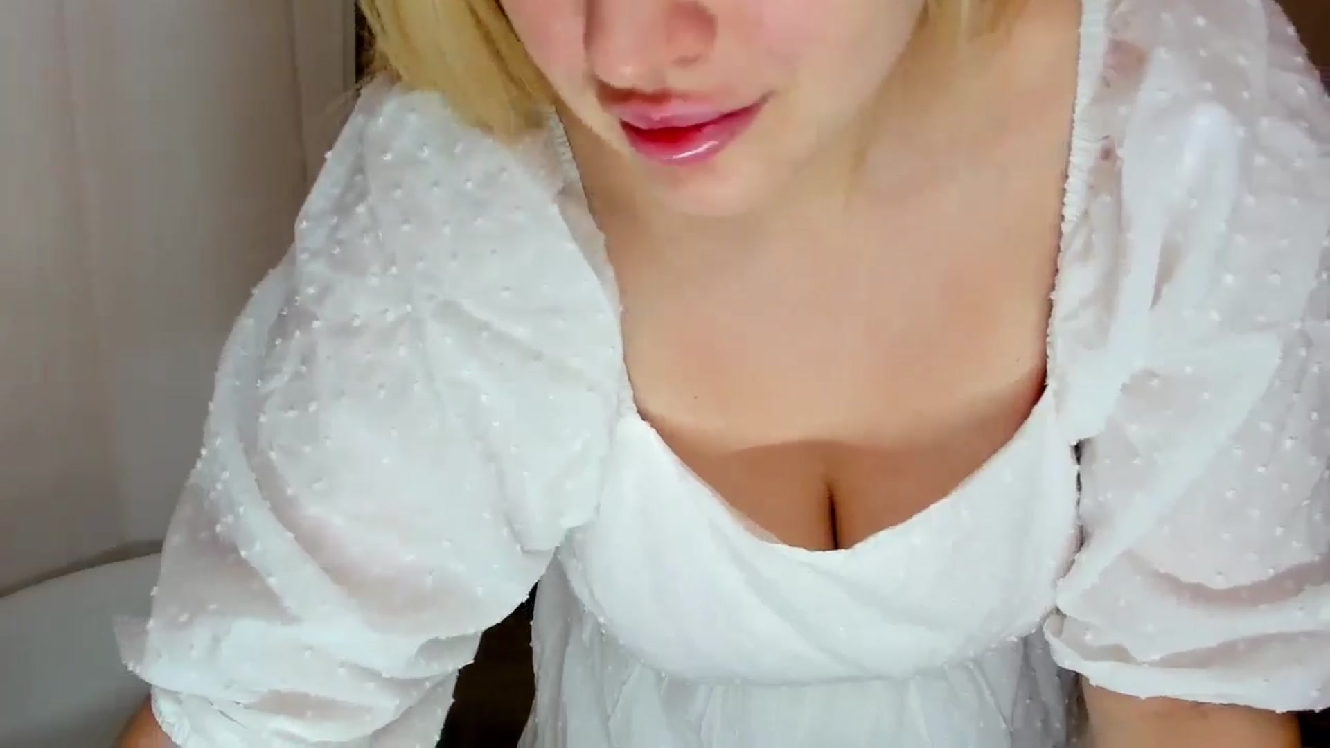 Gallery image thumbnail from Katy__Berry's myfreecams stream on, 01/19/2025, 09:45 image 5 of 20