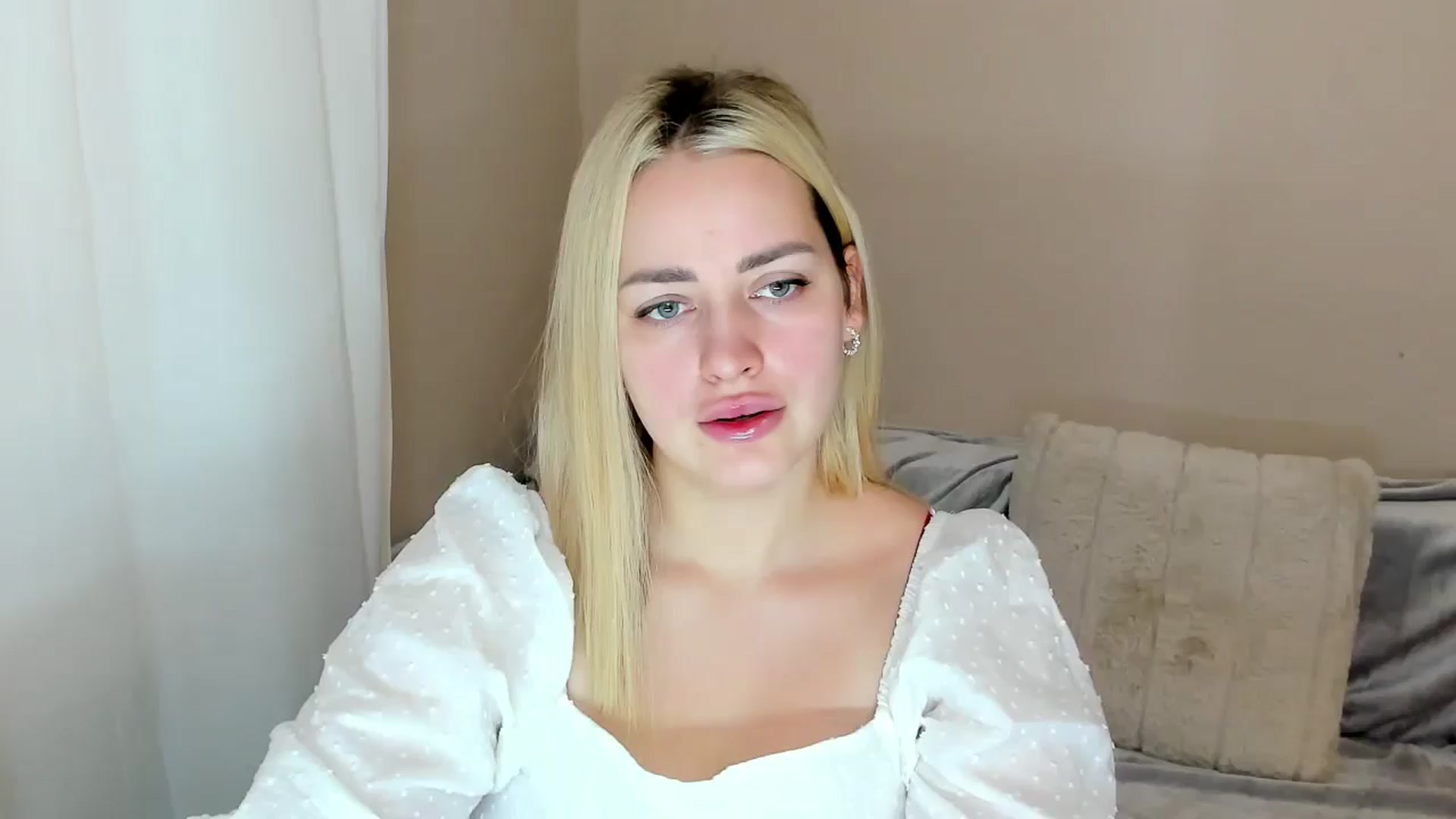 Gallery image thumbnail from Katy__Berry's myfreecams stream on, 01/19/2025, 09:45 image 1 of 20