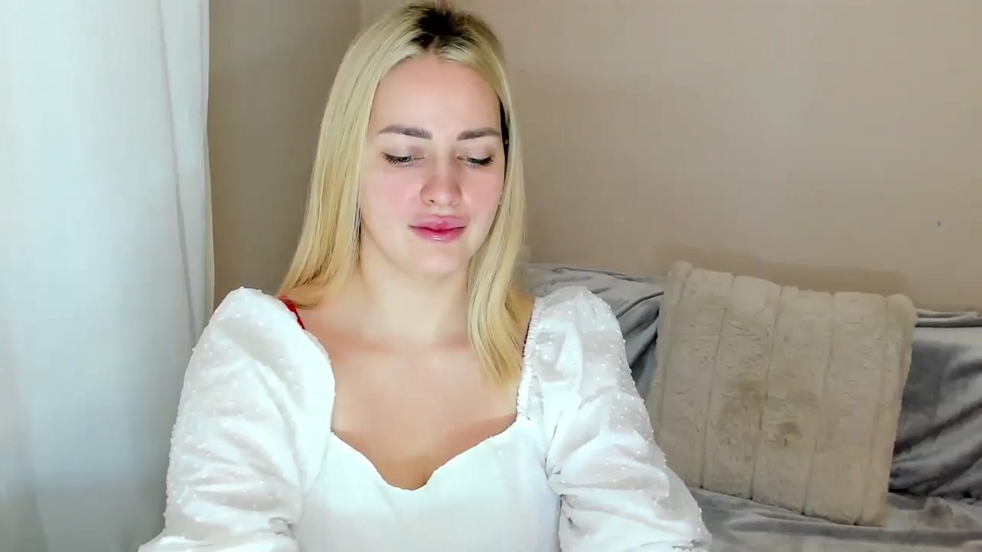 Gallery image thumbnail from Katy__Berry's myfreecams stream on, 01/19/2025, 09:45 image 15 of 20
