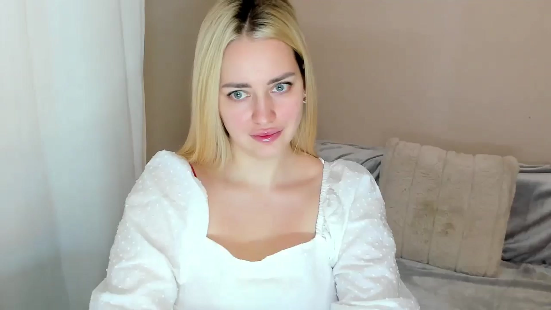 Gallery image thumbnail from Katy__Berry's myfreecams stream on, 01/19/2025, 09:45 image 7 of 20