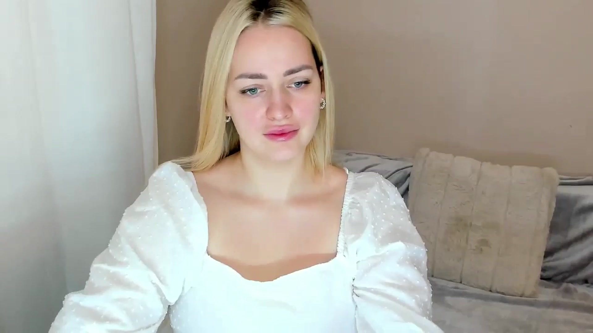 Gallery image thumbnail from Katy__Berry's myfreecams stream on, 01/19/2025, 09:45 image 9 of 20