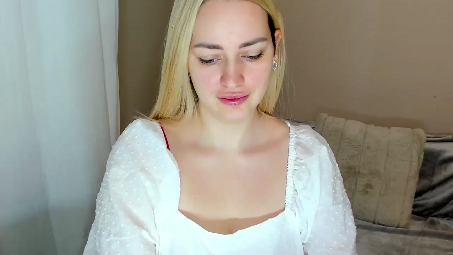 Gallery image thumbnail from Katy__Berry's myfreecams stream on, 01/19/2025, 09:45 image 6 of 20
