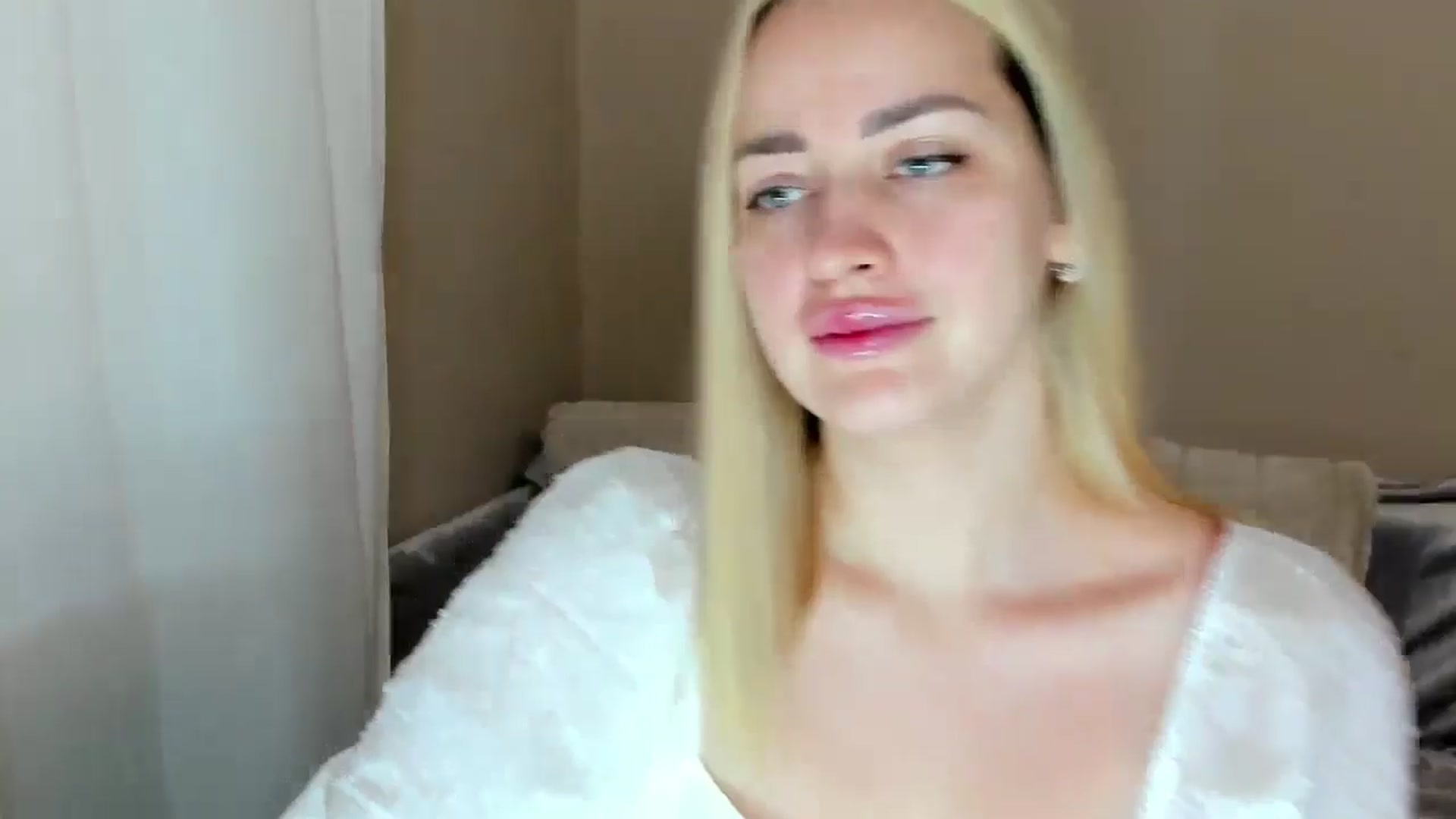 Gallery image thumbnail from Katy__Berry's myfreecams stream on, 01/19/2025, 09:45 image 3 of 20