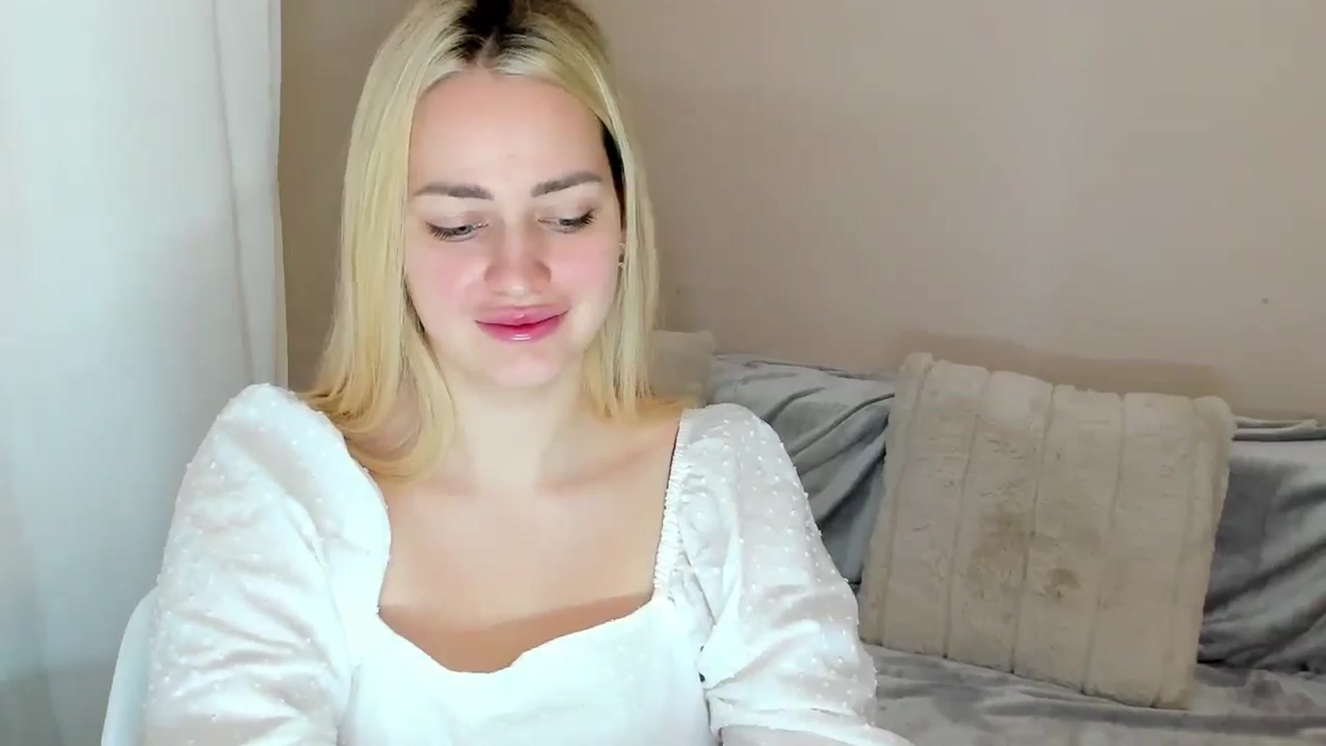 Gallery image thumbnail from Katy__Berry's myfreecams stream on, 01/19/2025, 09:45 image 18 of 20
