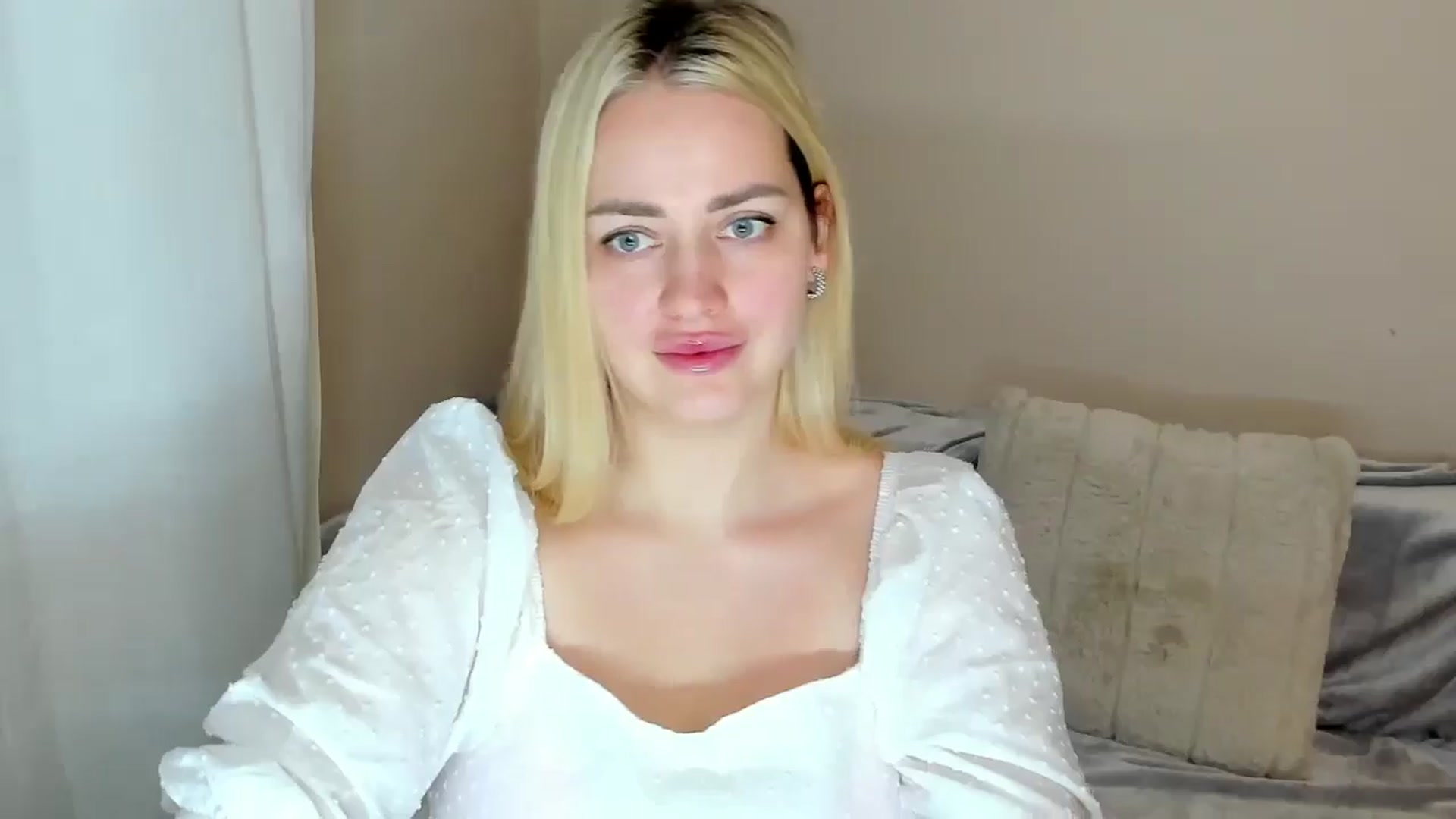 Gallery image thumbnail from Katy__Berry's myfreecams stream on, 01/19/2025, 15:51 image 3 of 20