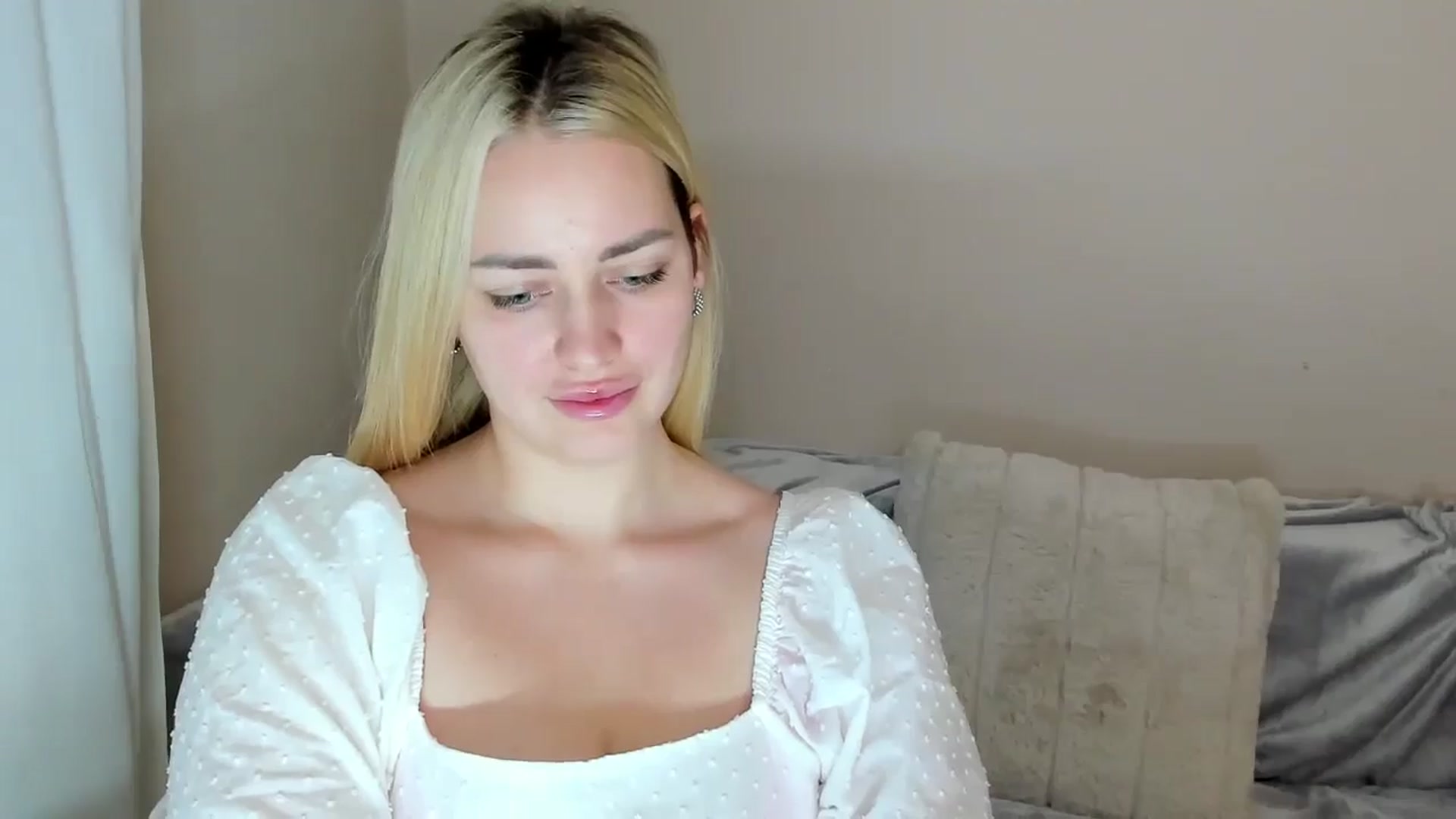 Gallery image thumbnail from Katy__Berry's myfreecams stream on, 01/19/2025, 15:51 image 11 of 20