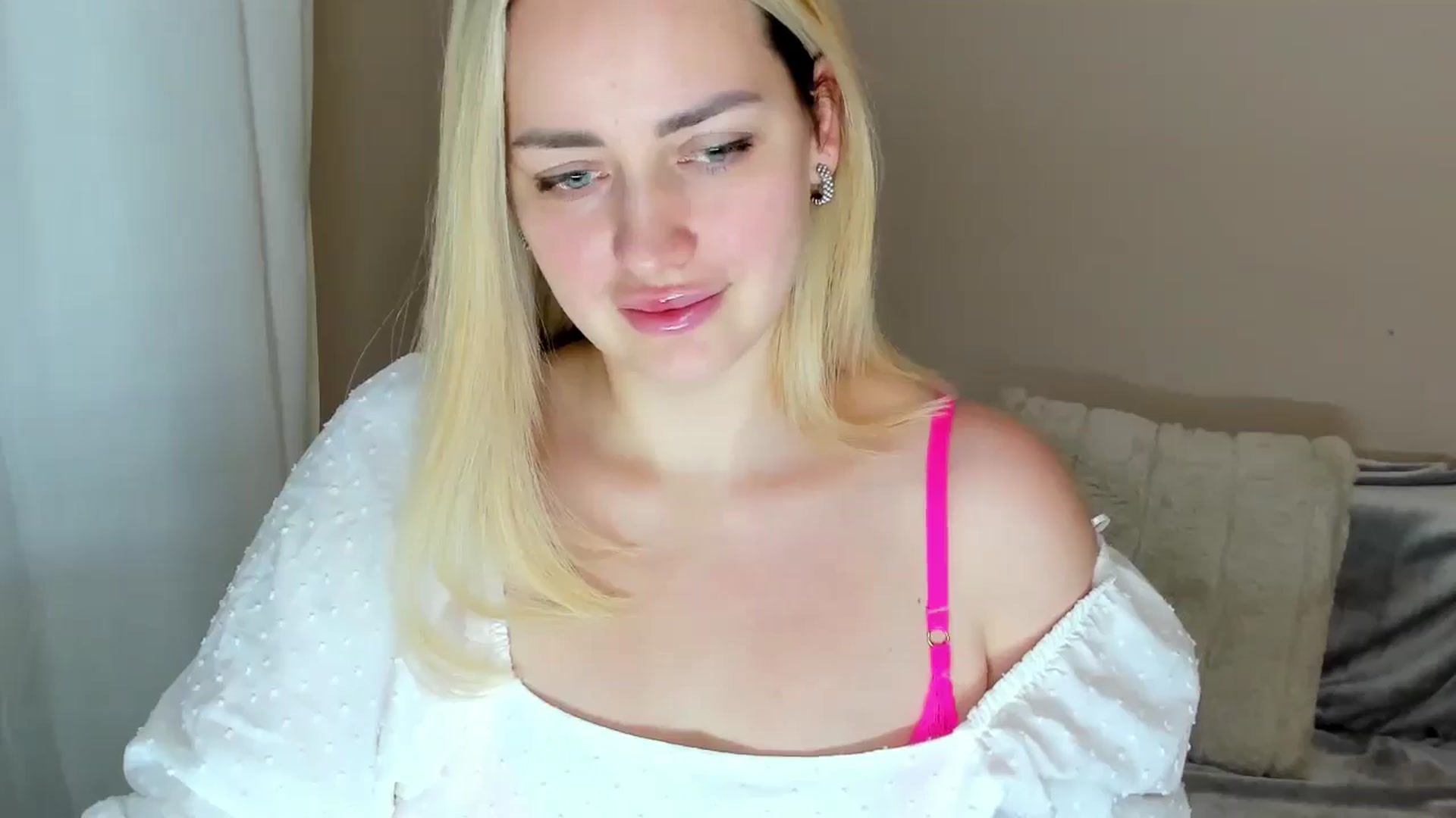 Gallery image thumbnail from Katy__Berry's myfreecams stream on, 01/19/2025, 15:51 image 5 of 20