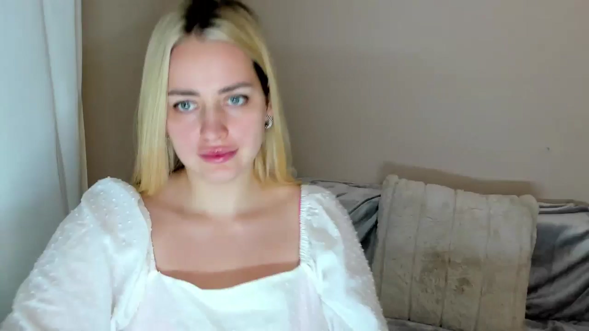 Gallery image thumbnail from Katy__Berry's myfreecams stream on, 01/19/2025, 15:51 image 20 of 20