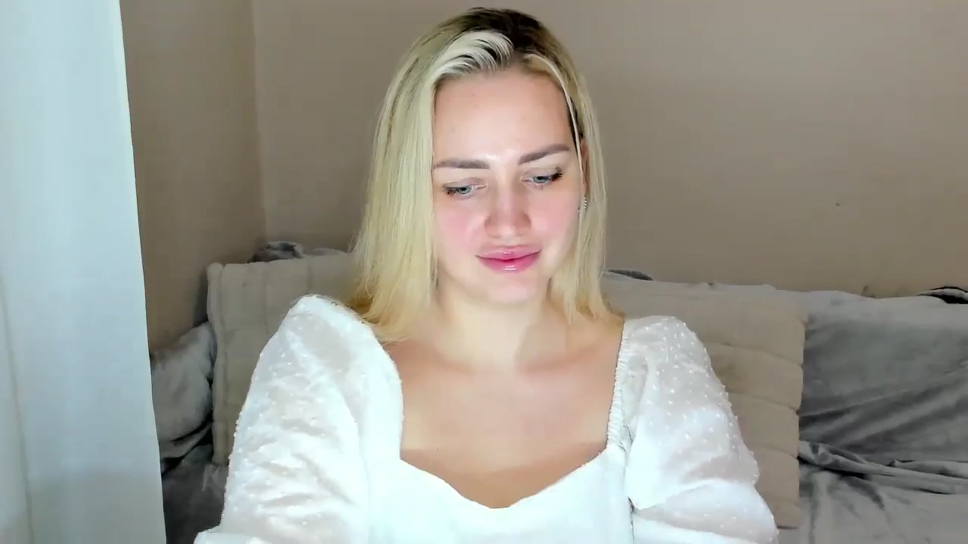 Gallery image thumbnail from Katy__Berry's myfreecams stream on, 01/26/2025, 14:06 image 15 of 20