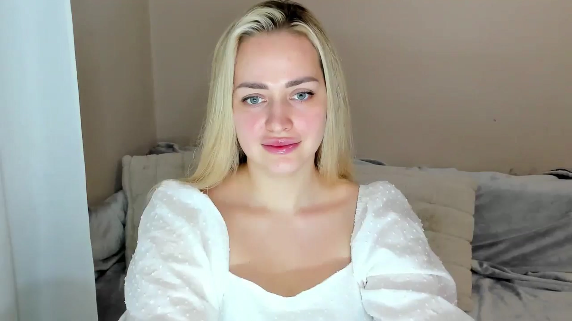 Gallery image thumbnail from Katy__Berry's myfreecams stream on, 01/26/2025, 14:06 image 8 of 20