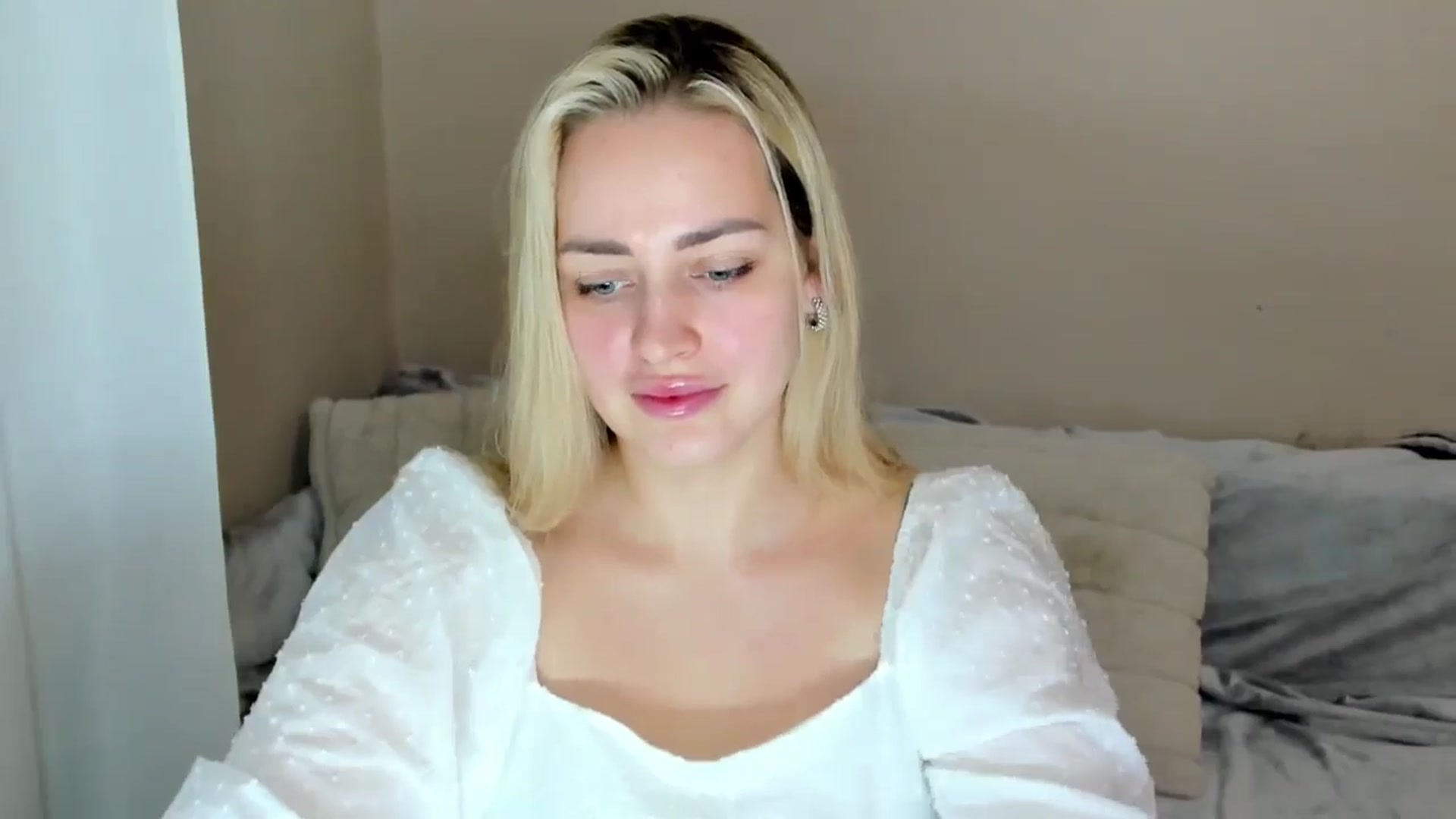 Gallery image thumbnail from Katy__Berry's myfreecams stream on, 01/26/2025, 14:06 image 16 of 20