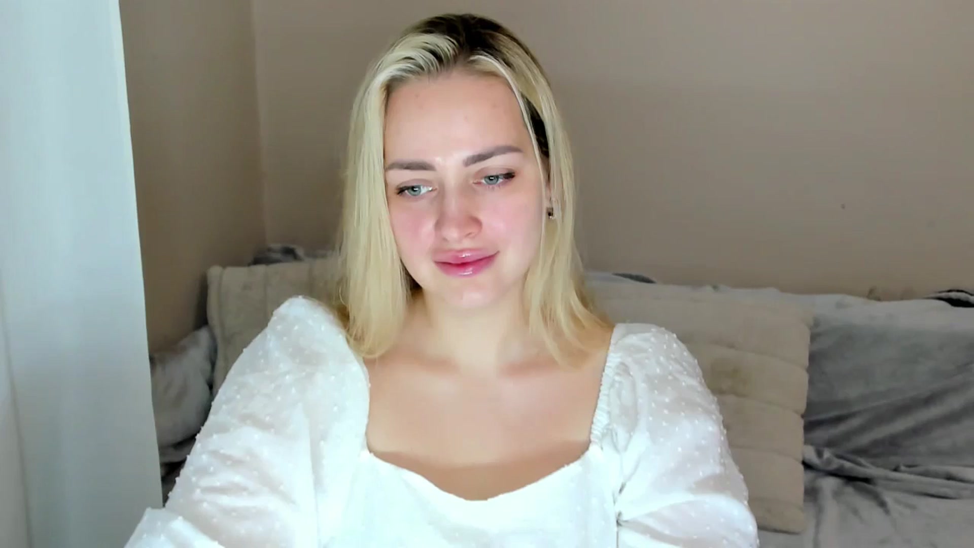 Gallery image thumbnail from Katy__Berry's myfreecams stream on, 01/26/2025, 14:06 image 19 of 20