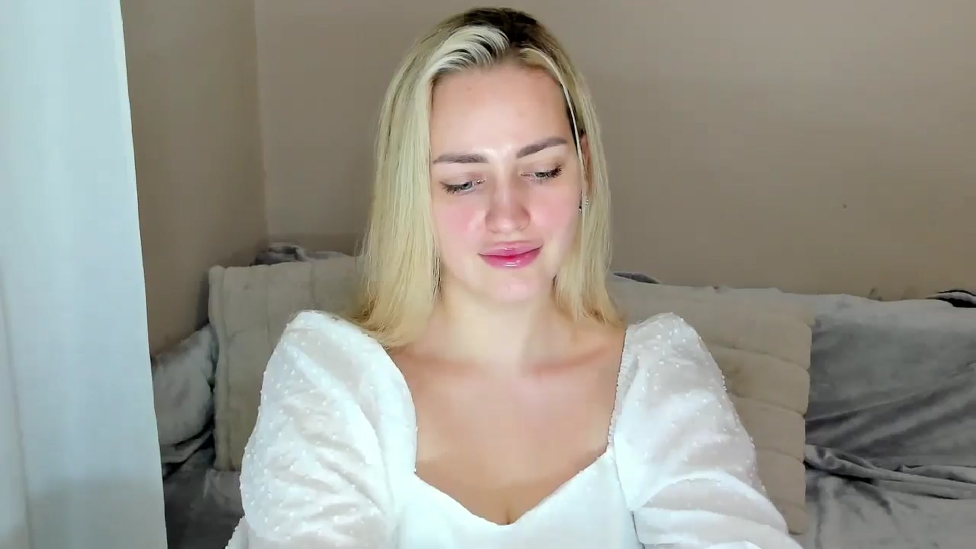 Gallery image thumbnail from Katy__Berry's myfreecams stream on, 01/26/2025, 14:06 image 13 of 20