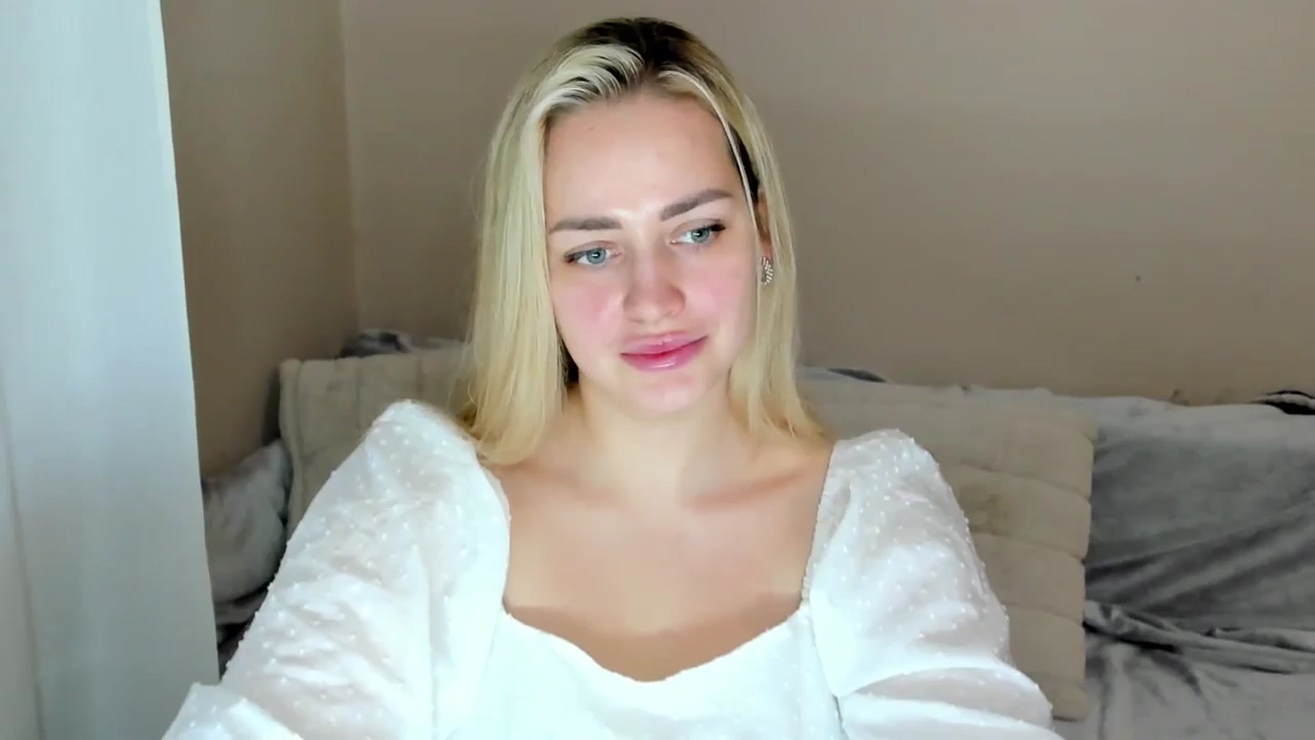 Gallery image thumbnail from Katy__Berry's myfreecams stream on, 01/26/2025, 14:06 image 14 of 20