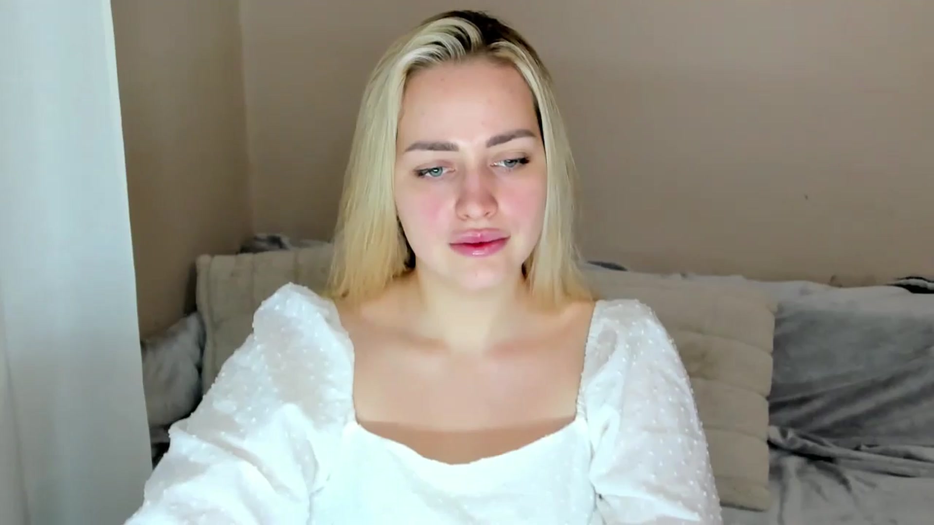 Gallery image thumbnail from Katy__Berry's myfreecams stream on, 01/26/2025, 14:06 image 4 of 20