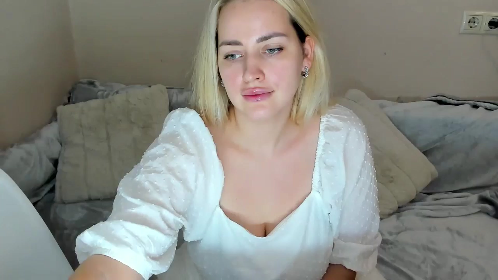 Gallery image thumbnail from Katy__Berry's myfreecams stream on, 01/26/2025, 17:13 image 20 of 20