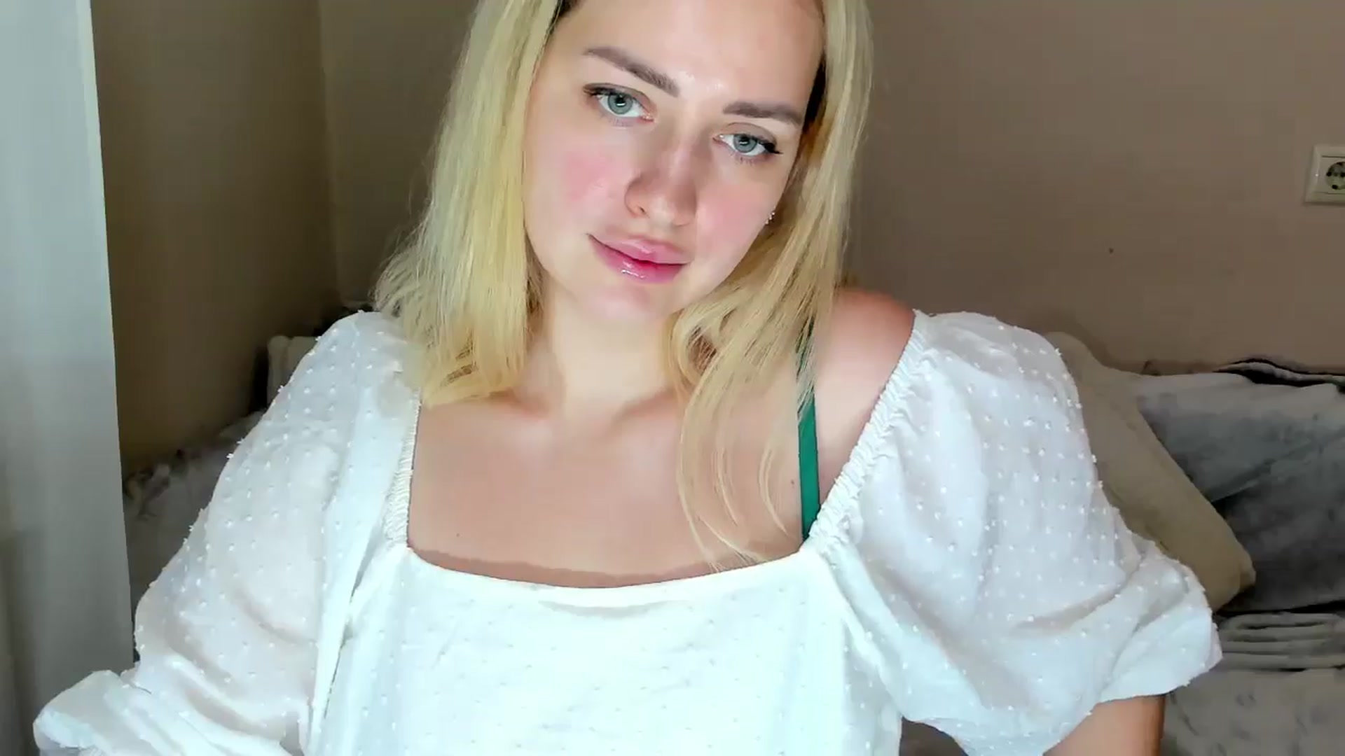 Gallery image thumbnail from Katy__Berry's myfreecams stream on, 01/26/2025, 17:13 image 5 of 20