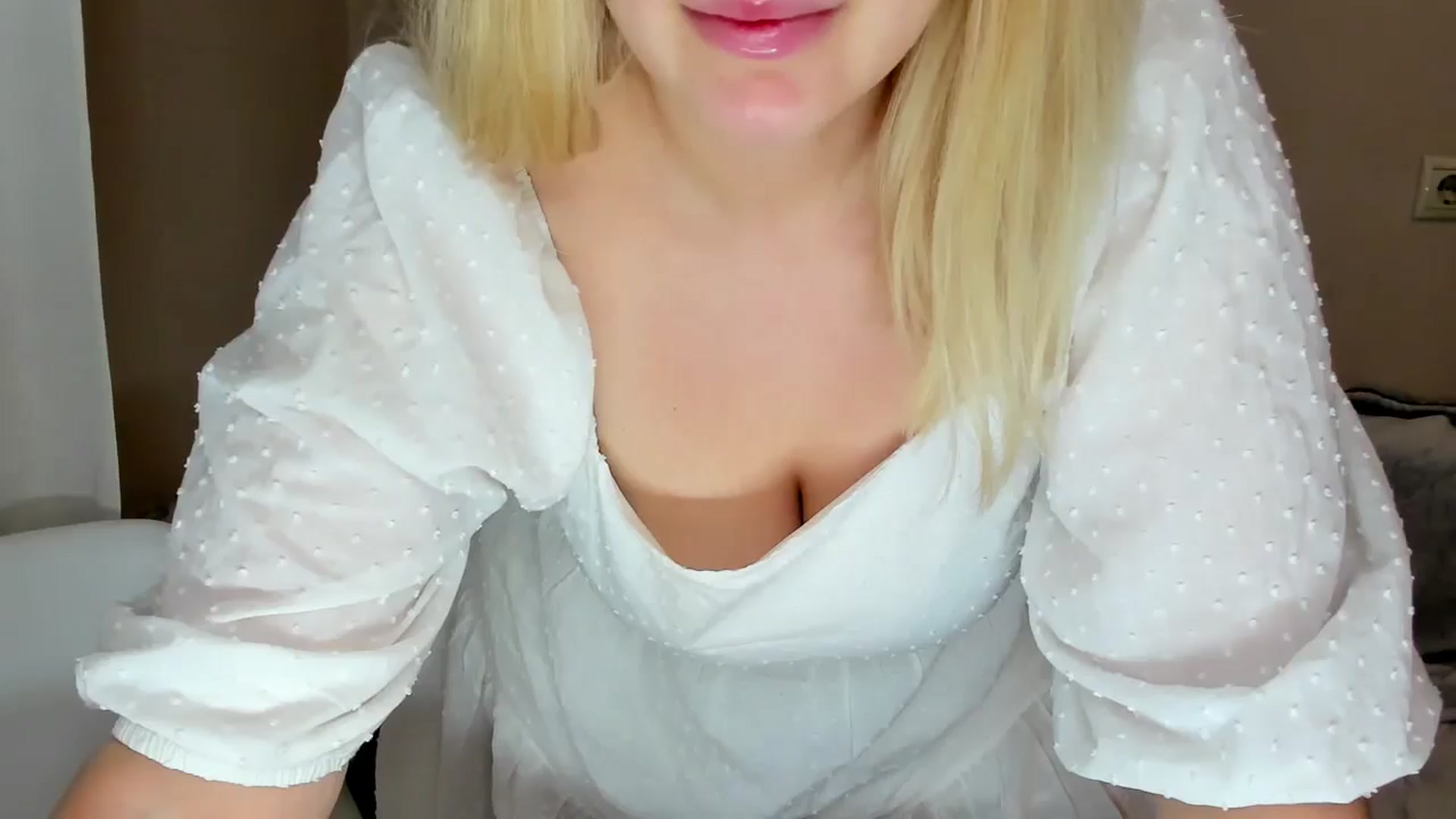 Gallery image thumbnail from Katy__Berry's myfreecams stream on, 01/26/2025, 17:13 image 12 of 20