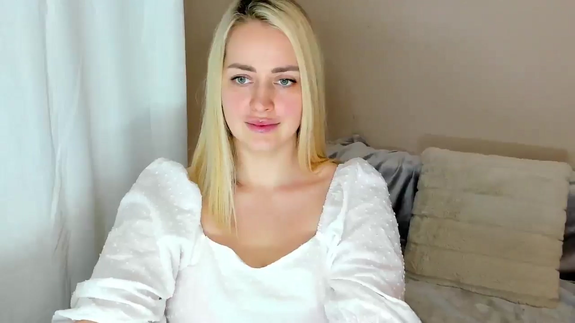 Gallery image thumbnail from Katy__Berry's myfreecams stream on, 01/31/2025, 15:57 image 8 of 20