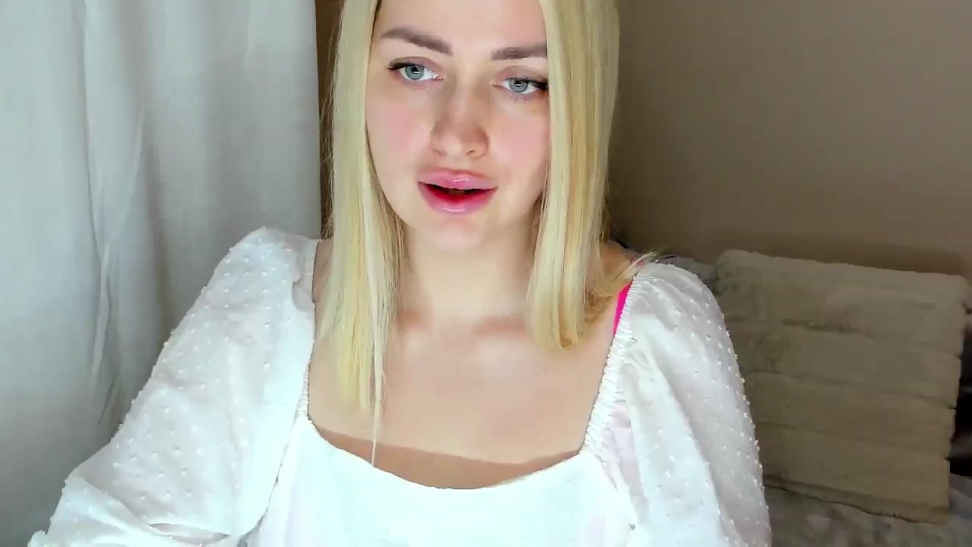 Gallery image thumbnail from Katy__Berry's myfreecams stream on, 01/31/2025, 15:57 image 16 of 20