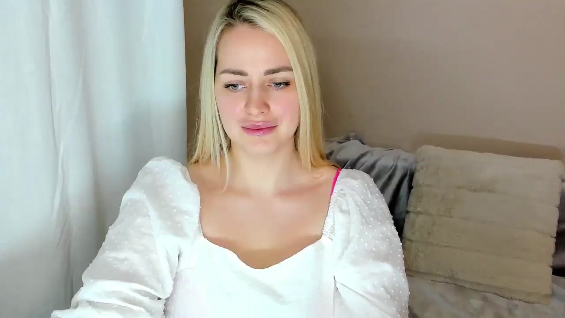 Gallery image thumbnail from Katy__Berry's myfreecams stream on, 01/31/2025, 15:57 image 10 of 20