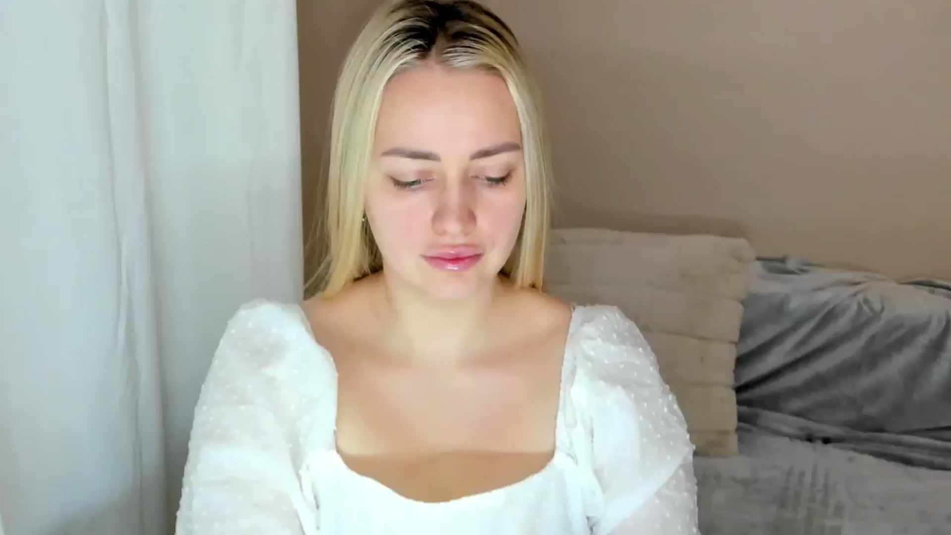 Gallery image thumbnail from Katy__Berry's myfreecams stream on, 02/02/2025, 13:20 image 1 of 20