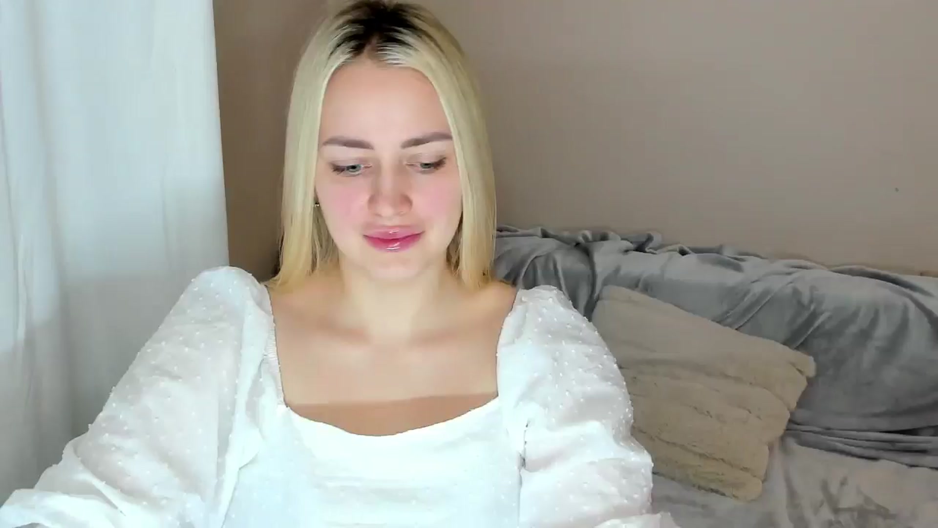 Gallery image thumbnail from Katy__Berry's myfreecams stream on, 02/02/2025, 14:56 image 1 of 20