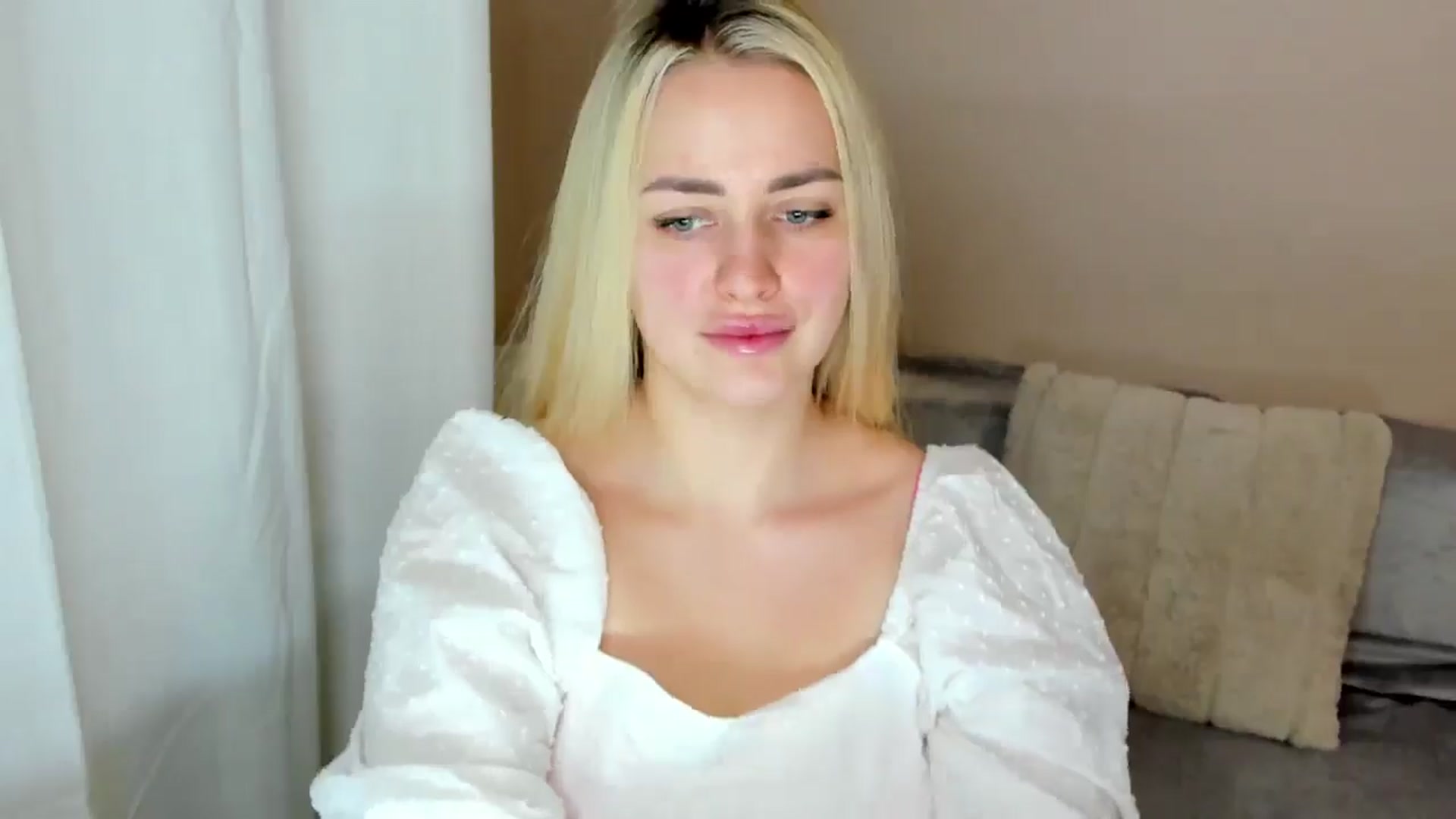 Gallery image thumbnail from Katy__Berry's myfreecams stream on, 02/08/2025, 15:11 image 2 of 20