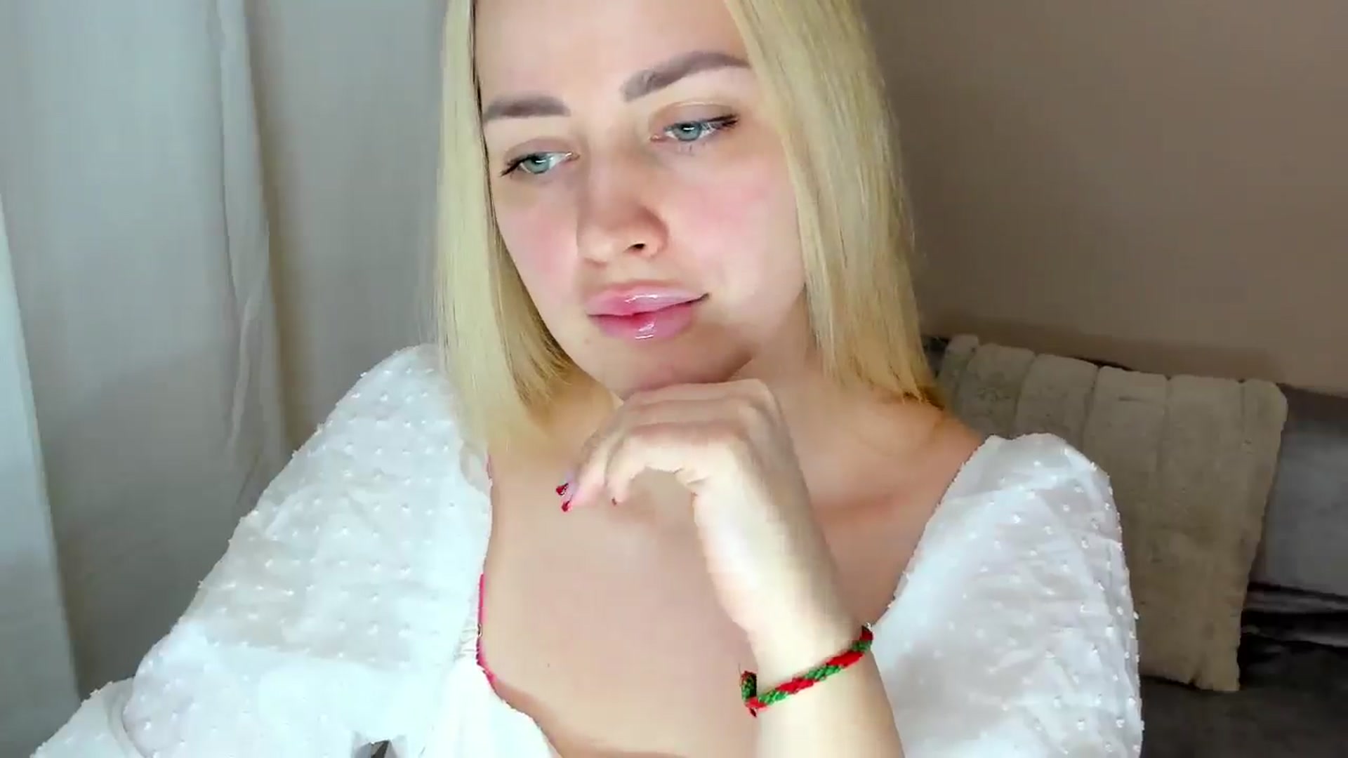 Gallery image thumbnail from Katy__Berry's myfreecams stream on, 02/08/2025, 15:11 image 4 of 20