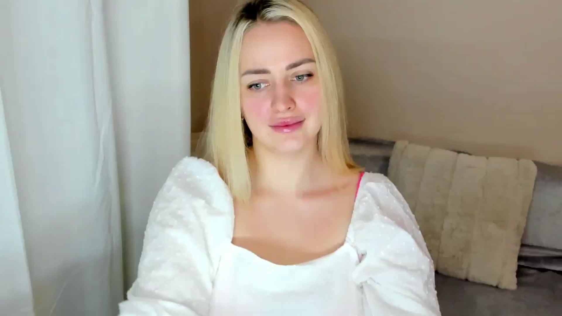 Gallery image thumbnail from Katy__Berry's myfreecams stream on, 02/08/2025, 15:11 image 7 of 20