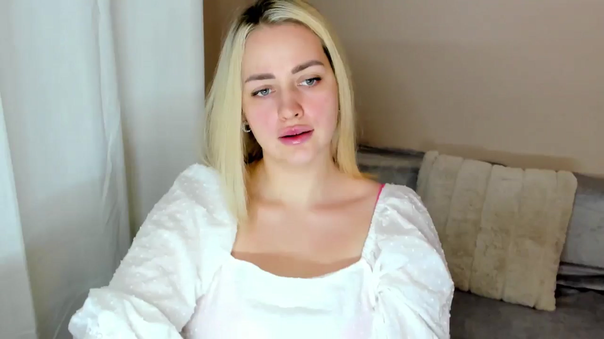 Gallery image thumbnail from Katy__Berry's myfreecams stream on, 02/08/2025, 15:11 image 8 of 20