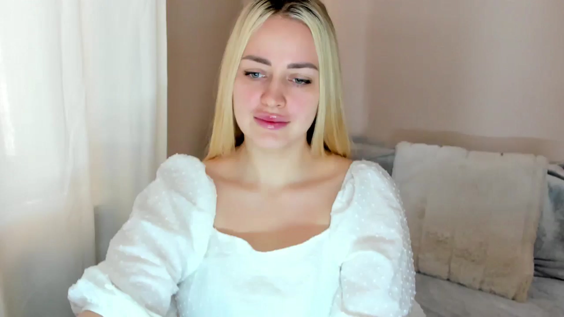 Gallery image thumbnail from Katy__Berry's myfreecams stream on, 02/09/2025, 12:49 image 4 of 20