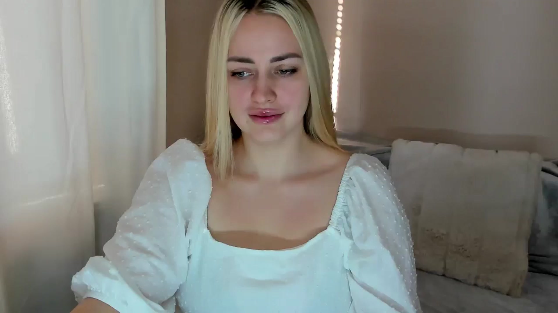 Gallery image thumbnail from Katy__Berry's myfreecams stream on, 02/09/2025, 12:49 image 14 of 20
