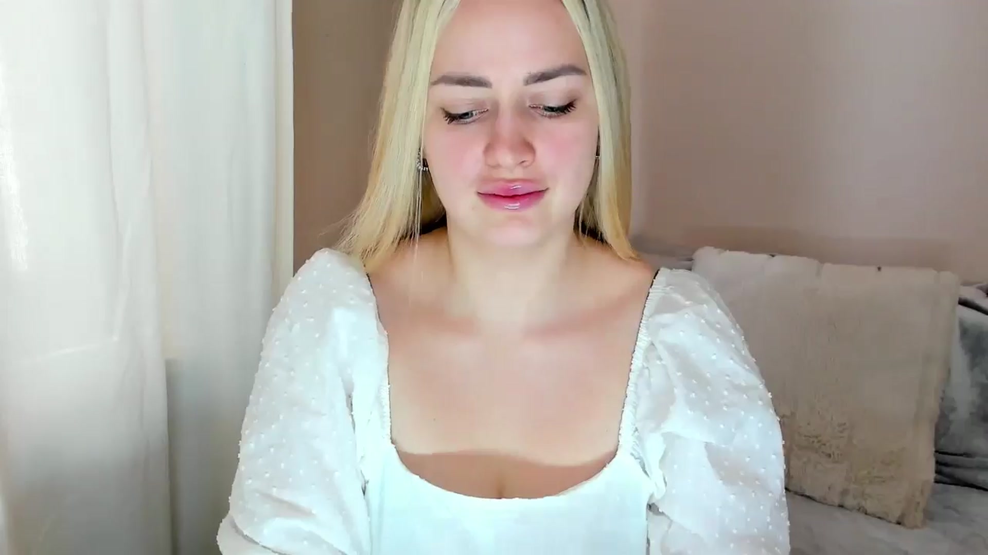 Gallery image thumbnail from Katy__Berry's myfreecams stream on, 02/09/2025, 12:49 image 6 of 20