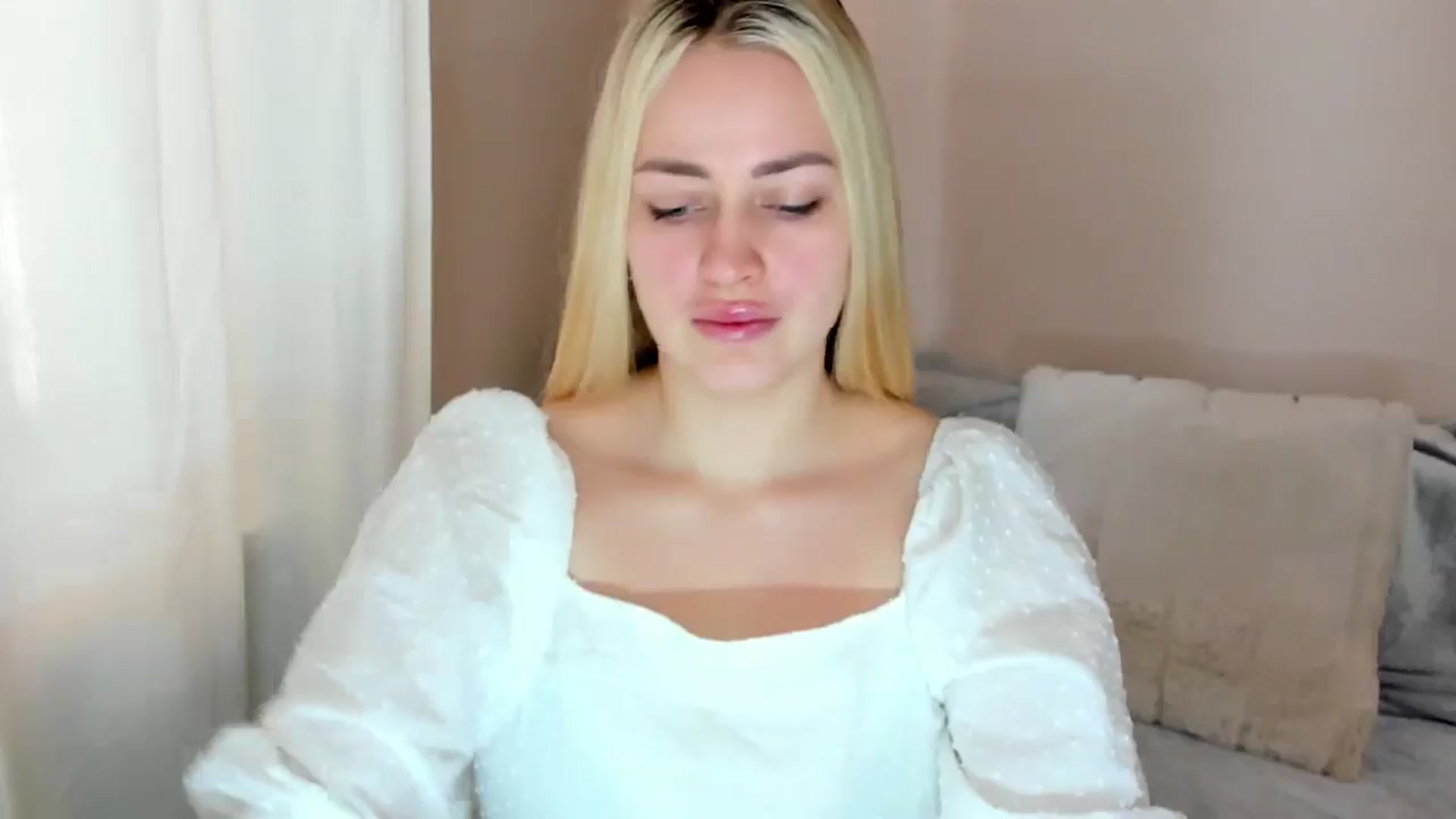 Gallery image thumbnail from Katy__Berry's myfreecams stream on, 02/09/2025, 12:49 image 3 of 20