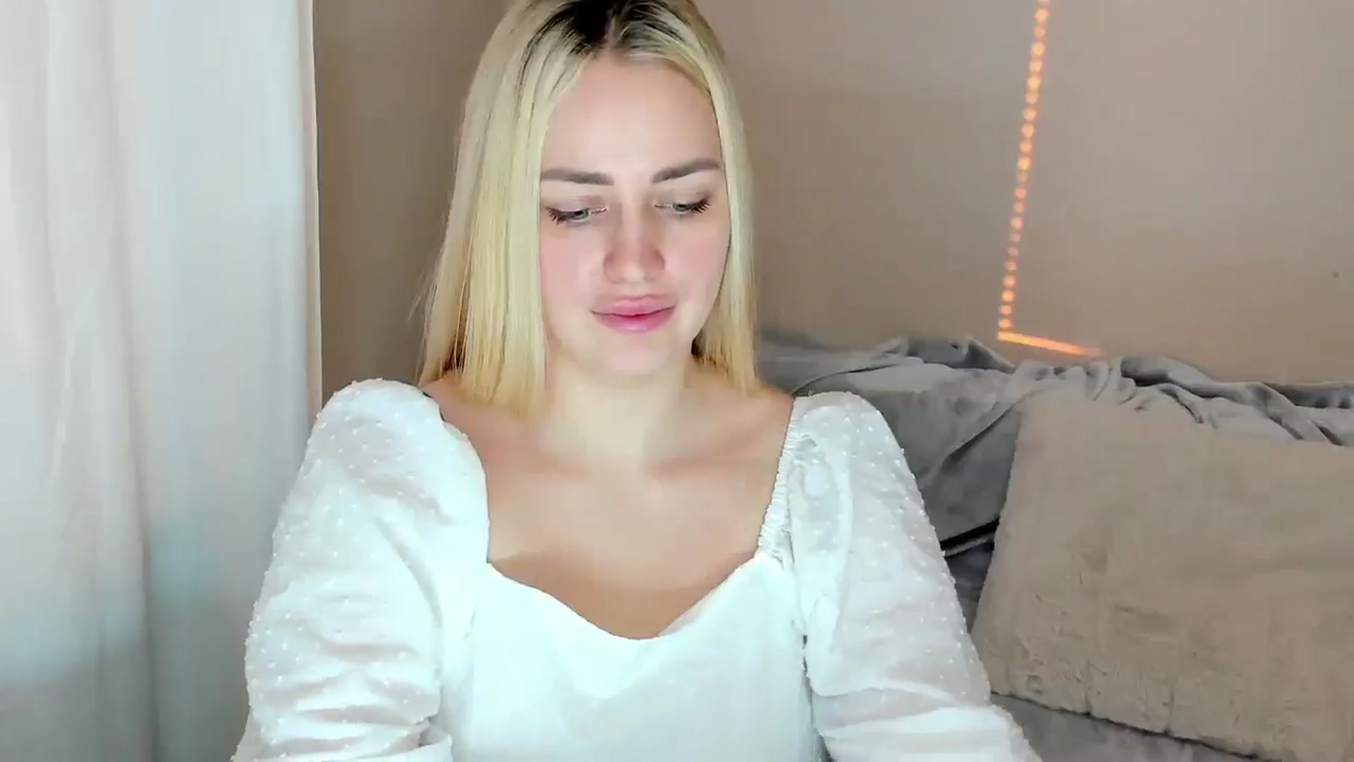 Gallery image thumbnail from Katy__Berry's myfreecams stream on, 02/09/2025, 15:11 image 14 of 20