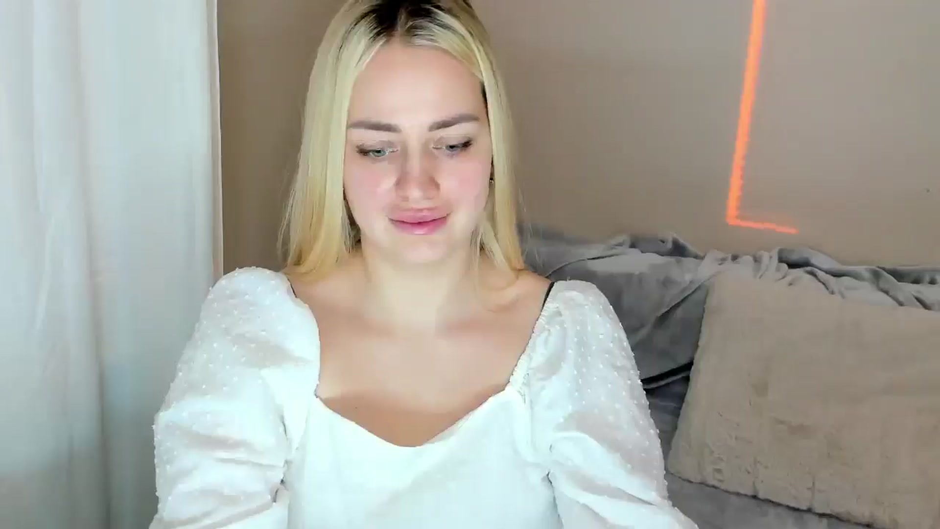Gallery image thumbnail from Katy__Berry's myfreecams stream on, 02/09/2025, 15:11 image 16 of 20