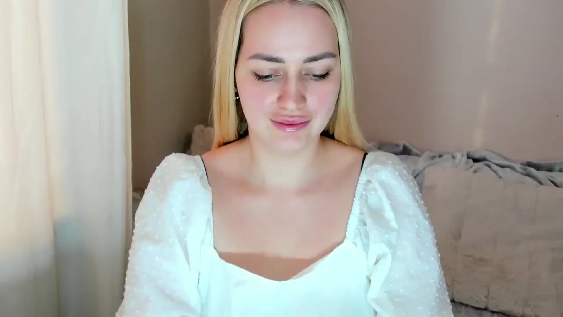 Gallery image thumbnail from Katy__Berry's myfreecams stream on, 02/09/2025, 15:11 image 7 of 20