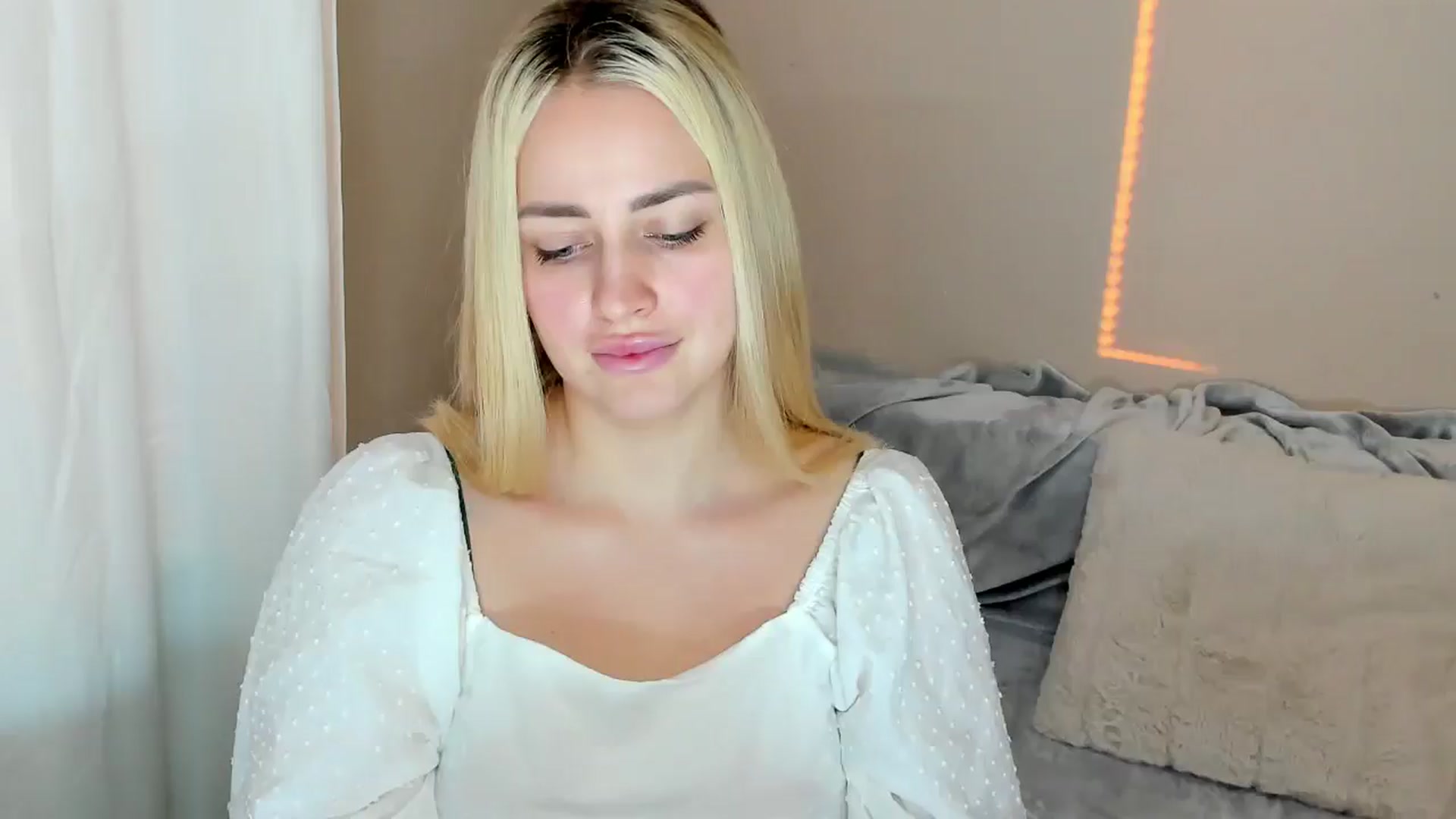 Gallery image thumbnail from Katy__Berry's myfreecams stream on, 02/09/2025, 15:11 image 15 of 20