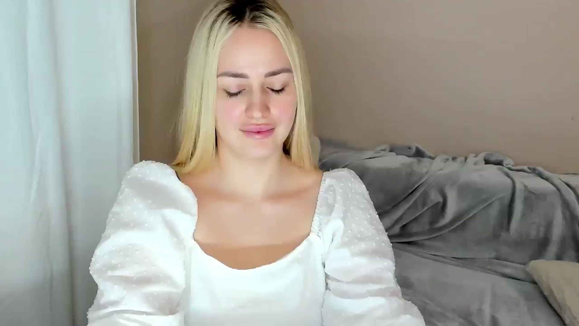 Gallery image thumbnail from Katy__Berry's myfreecams stream on, 02/09/2025, 16:10 image 1 of 20